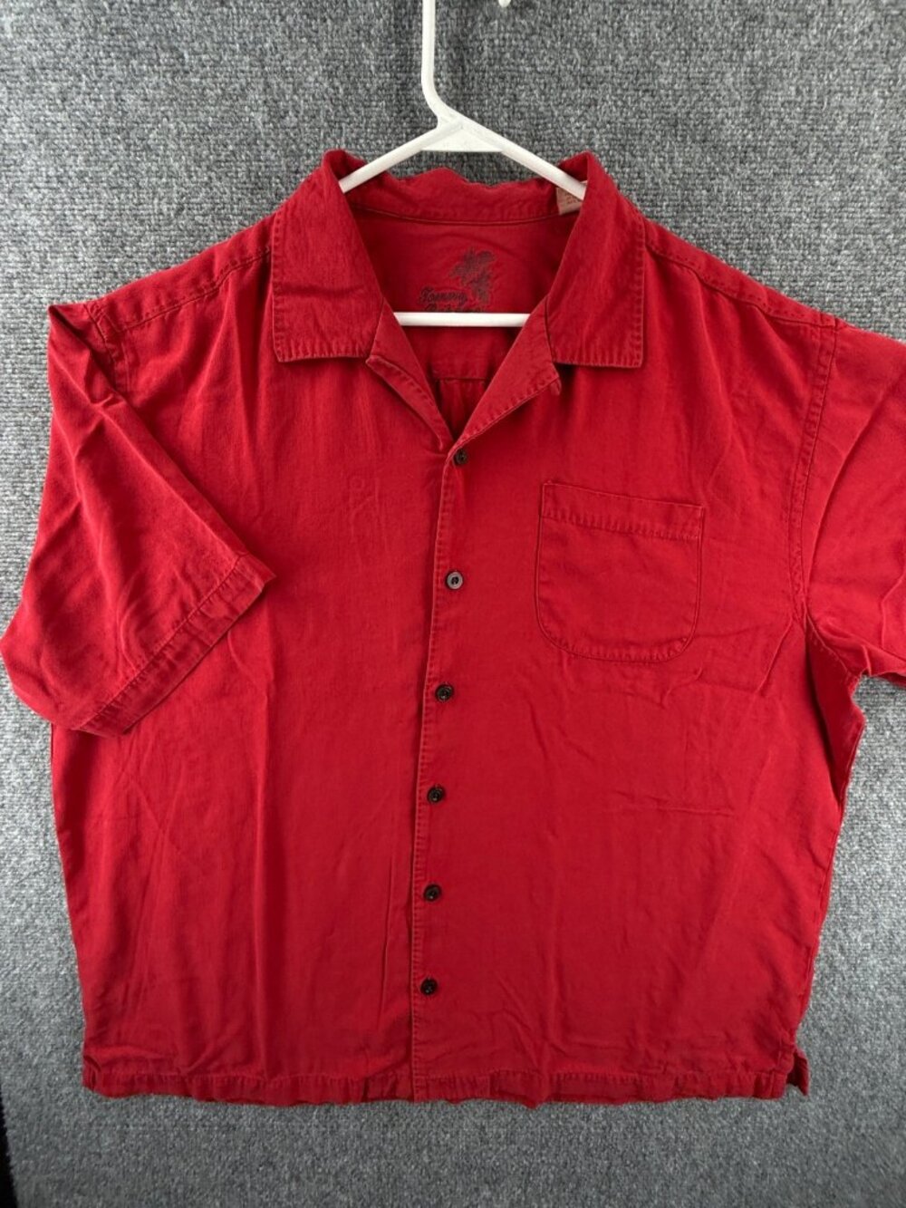 Tommy Bahama XL Short Sleeve Silk Red Casual Solid Button Up Hawaiian Resort Men